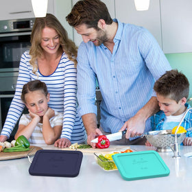 SOPHICO BPA-free food-grade silicone lid protects leftovers