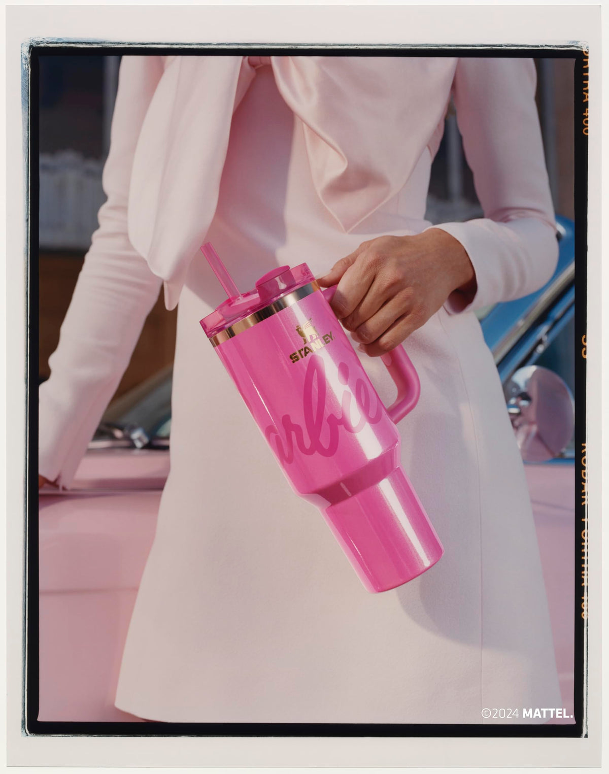 STANLEY Barbie Icon 40 oz Quencher insulation detail demonstrates double-wall cooling.