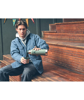 Stanley Classic leakproof cup lid prevents spills during travel and hiking