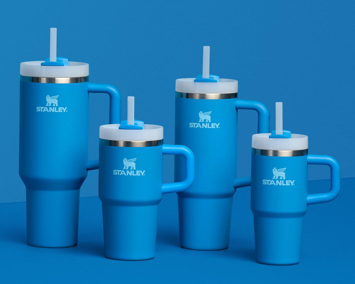 STANLEY Quencher H20 open straw lid for quick drink access on the go.