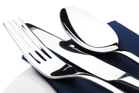 STILLOYE 40-piece silverware set dinner forks endure daily use with sturdy, rust-resistant construction.