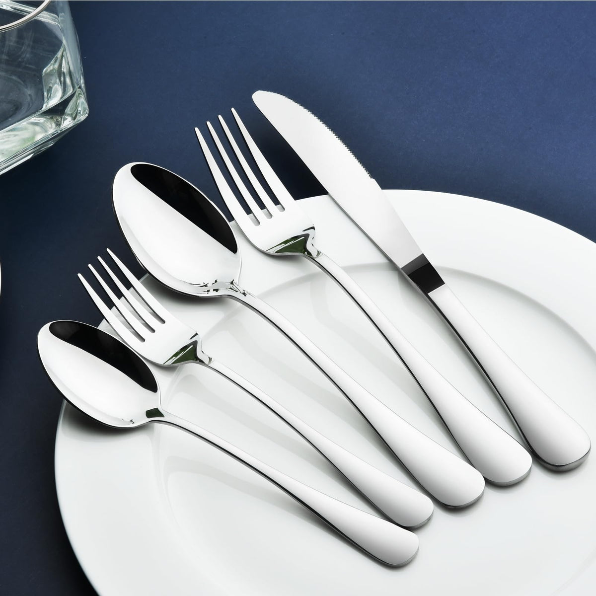 Stilloye salad forks showing sleek design and easy cleaning.