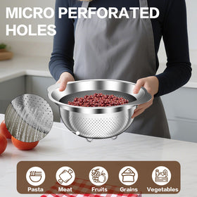 STOCKPOT strainer with non-slip feet for stable drainage.