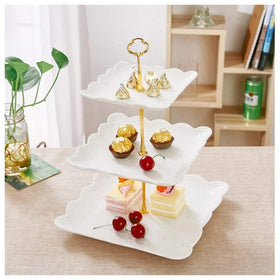 Sumerflos middle tier 8in centers desserts neatly for visual appeal.
