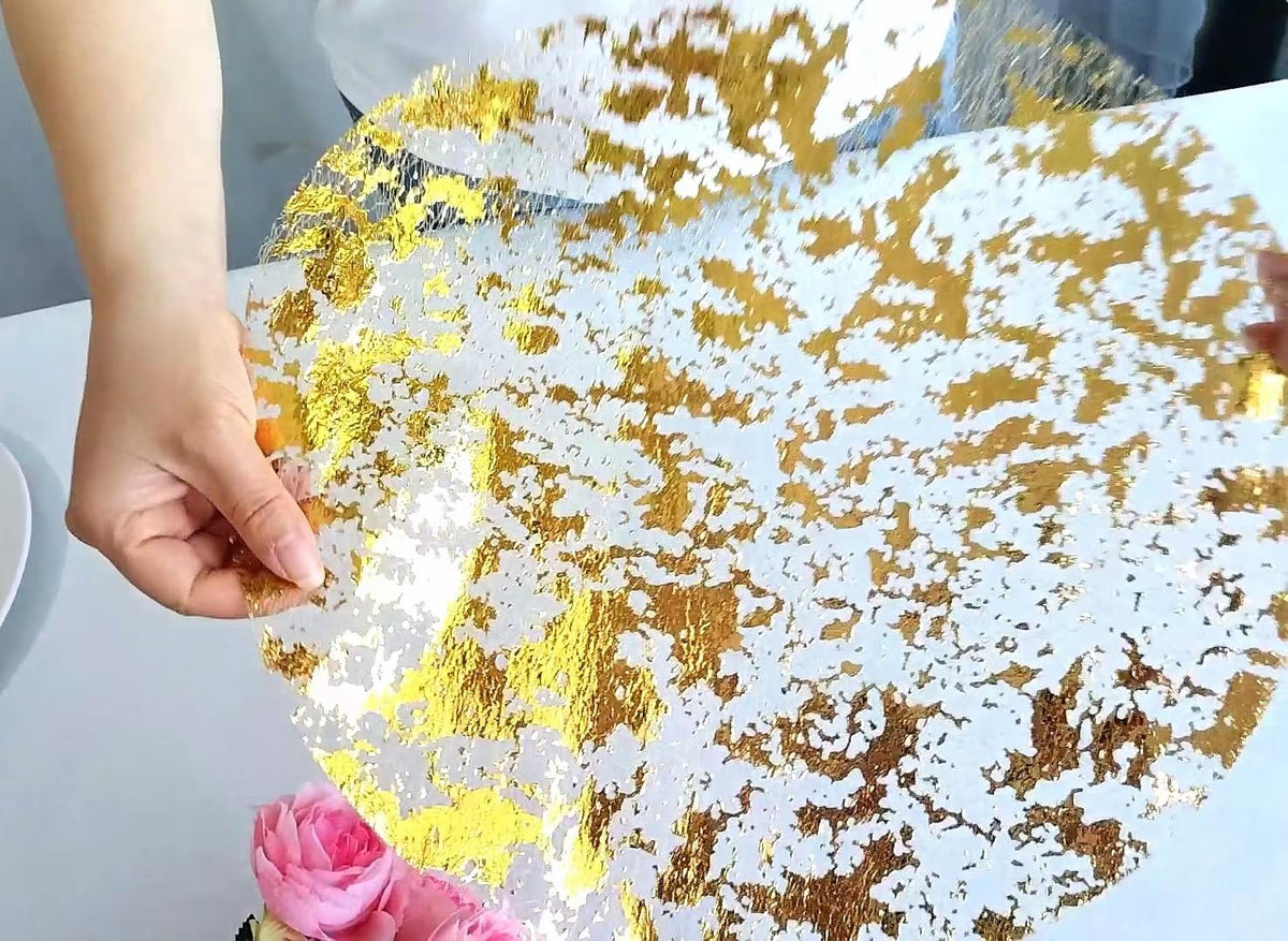 Sunlunckystar glamorous table decor with gold placemats for events.