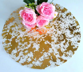 Sunlunckystar mesh gold foil placemats add glamorous table flair.