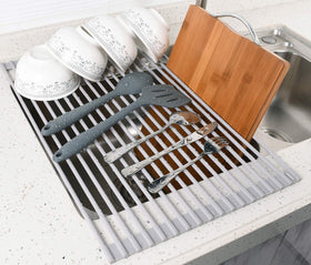 Surpahs safe silicone surface protects sinks and countertops from scratches.