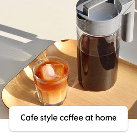 Takeya Deluxe four-serving capacity, ideal for gatherings or daily use.