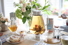 Teabloom One-Touch Tea Maker during steeping delivering full flavor