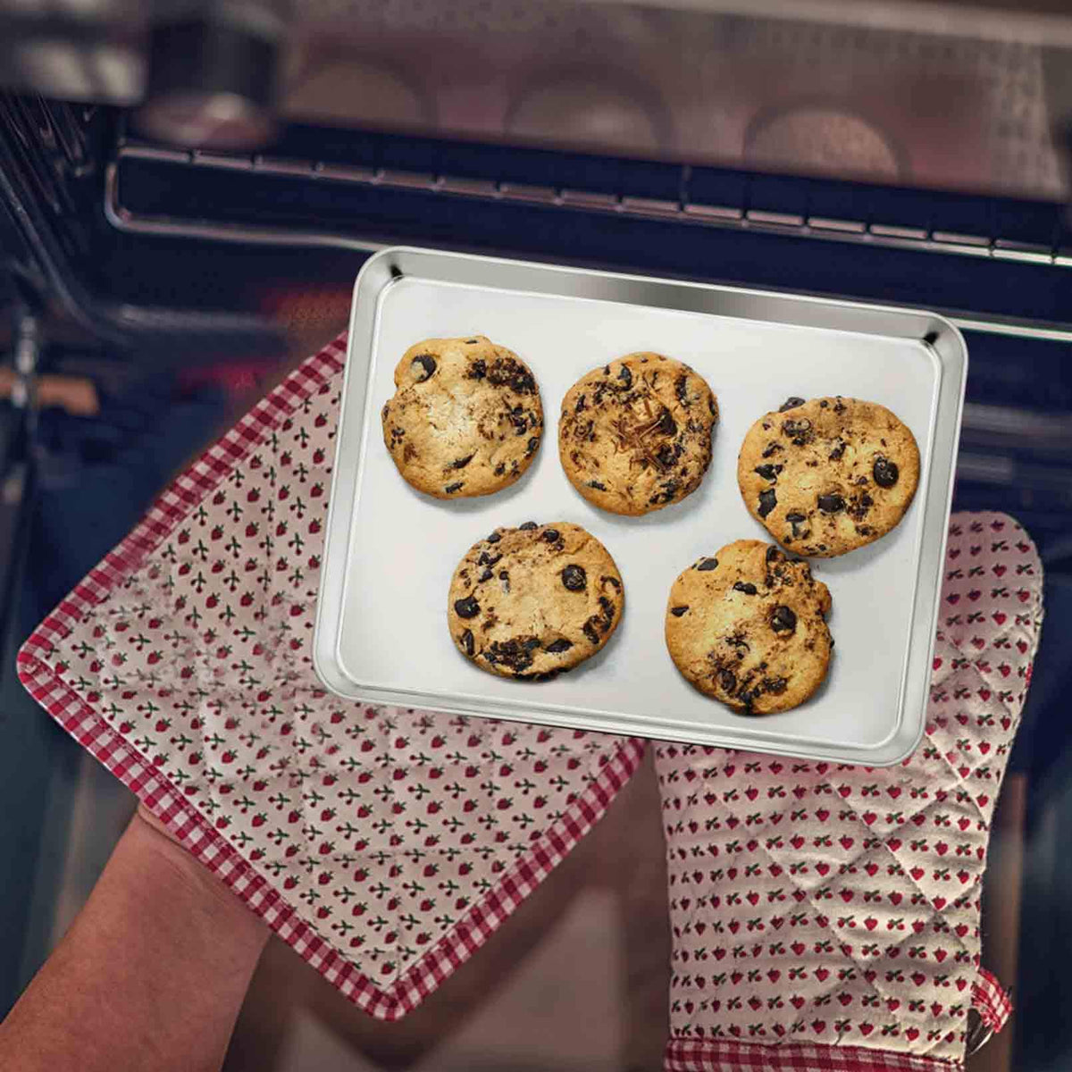TeamFar even-heating pan supports consistent results in small kitchen appliances.