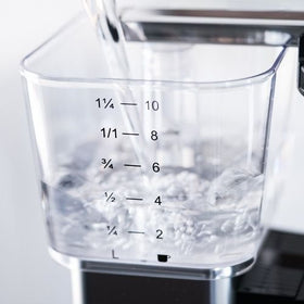 Technivorm Moccamaster 79112 KBT polished silver detail highlighting the durable finish
