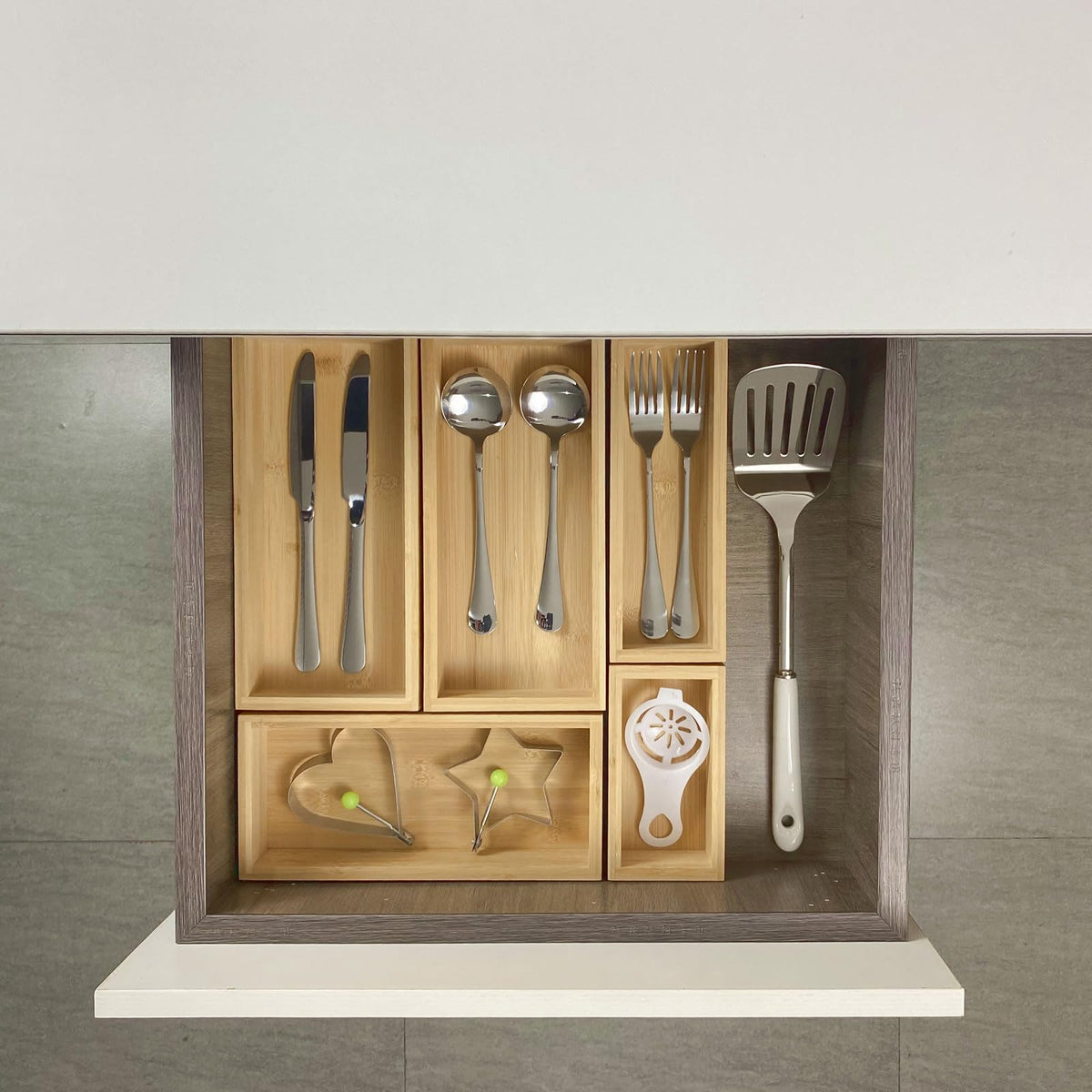 Teicui flatware organizer in a drawer keeping cutlery orderly