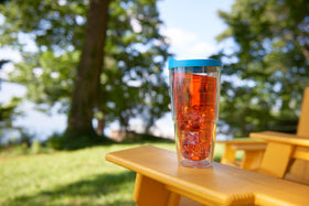 Tervis double-wall insulation minimizes condensation on surfaces.