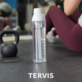 Tervis Venture Lite large lid opening for easy ice addition.