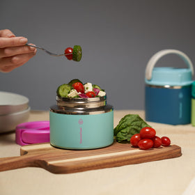 ThermoFlask food jar dishwasher-safe design simplifies cleaning.