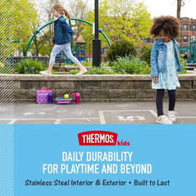 THERMOS FUNTainer soft-touch carry handle adds comfort during school trips.