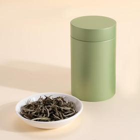 Tianhui 9 oz mint green tea tin lid close-up showing secure seal