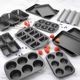 Tiawudi jumbo muffin pan in use for mini treats like muffins or cheesecakes.