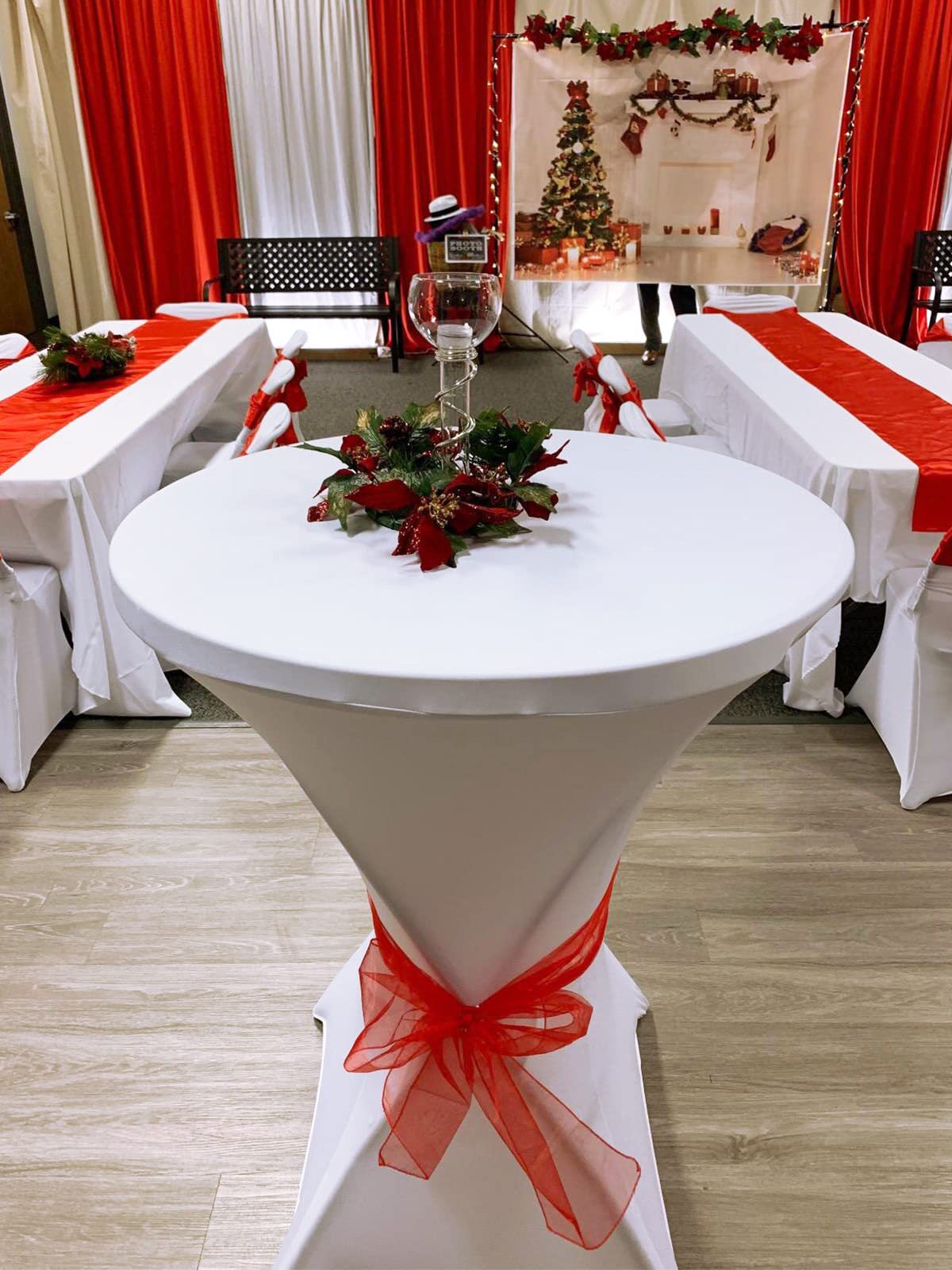Tina's round-table cover pair ready for weddings, parties, or restaurant service.