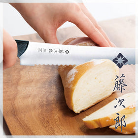 Tojiro laminated blade maintains sharp edge for bread slicing