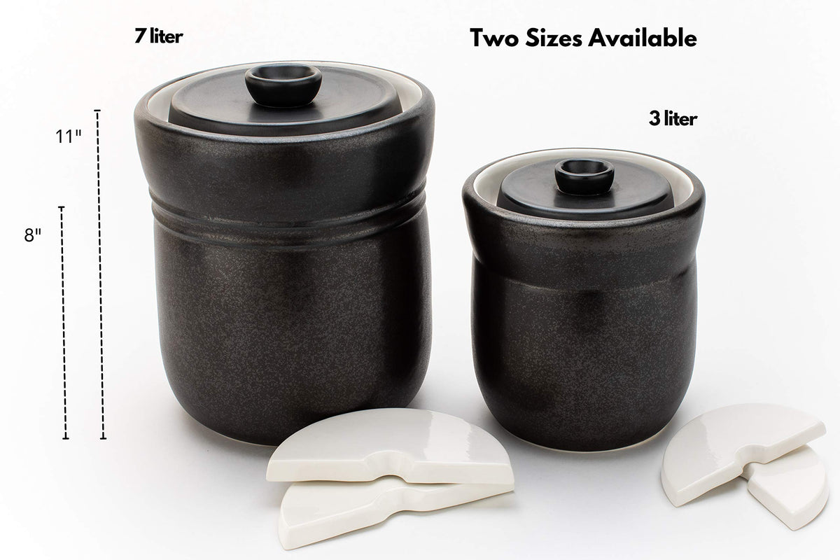 TOMO 3L/7L size capacity with cabbage and jars in use.