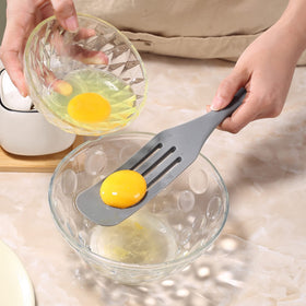 Tongjude ergonomic handles provide a comfortable, secure grip.