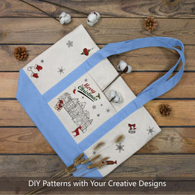 External pocket detail for small essentials on TOPDesign tote.
