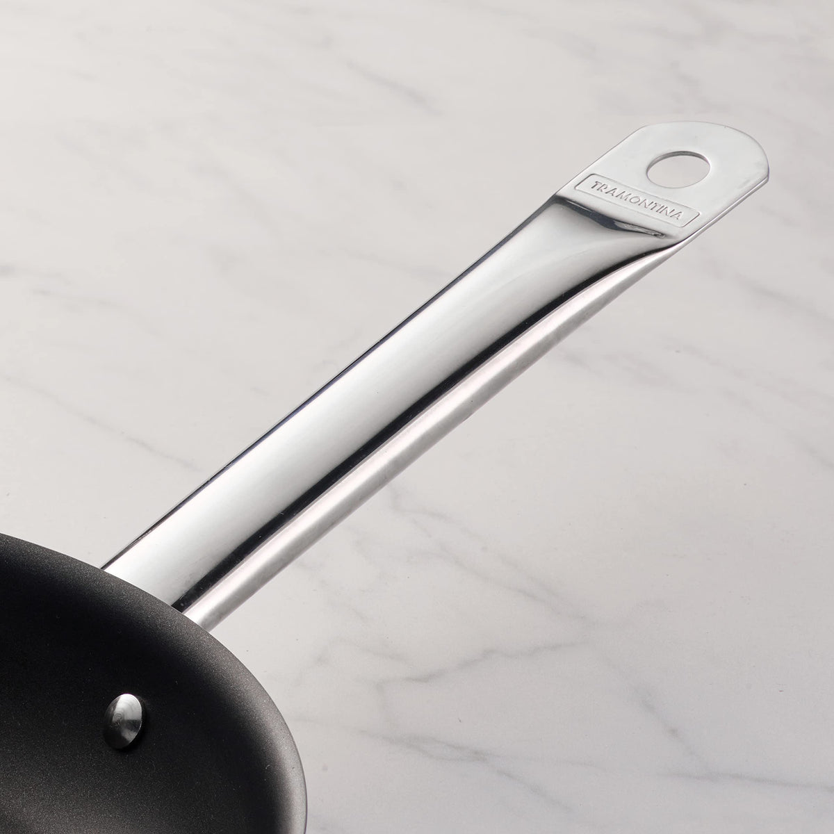 Tramontina nonstick interior detail enables effortless release and quick cleanup