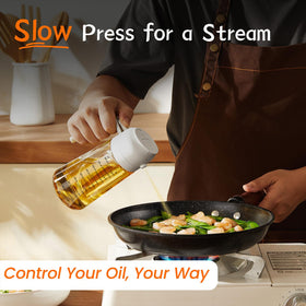 TrendPlain dual-dispense bottle offers spray and pour for versatile cooking.