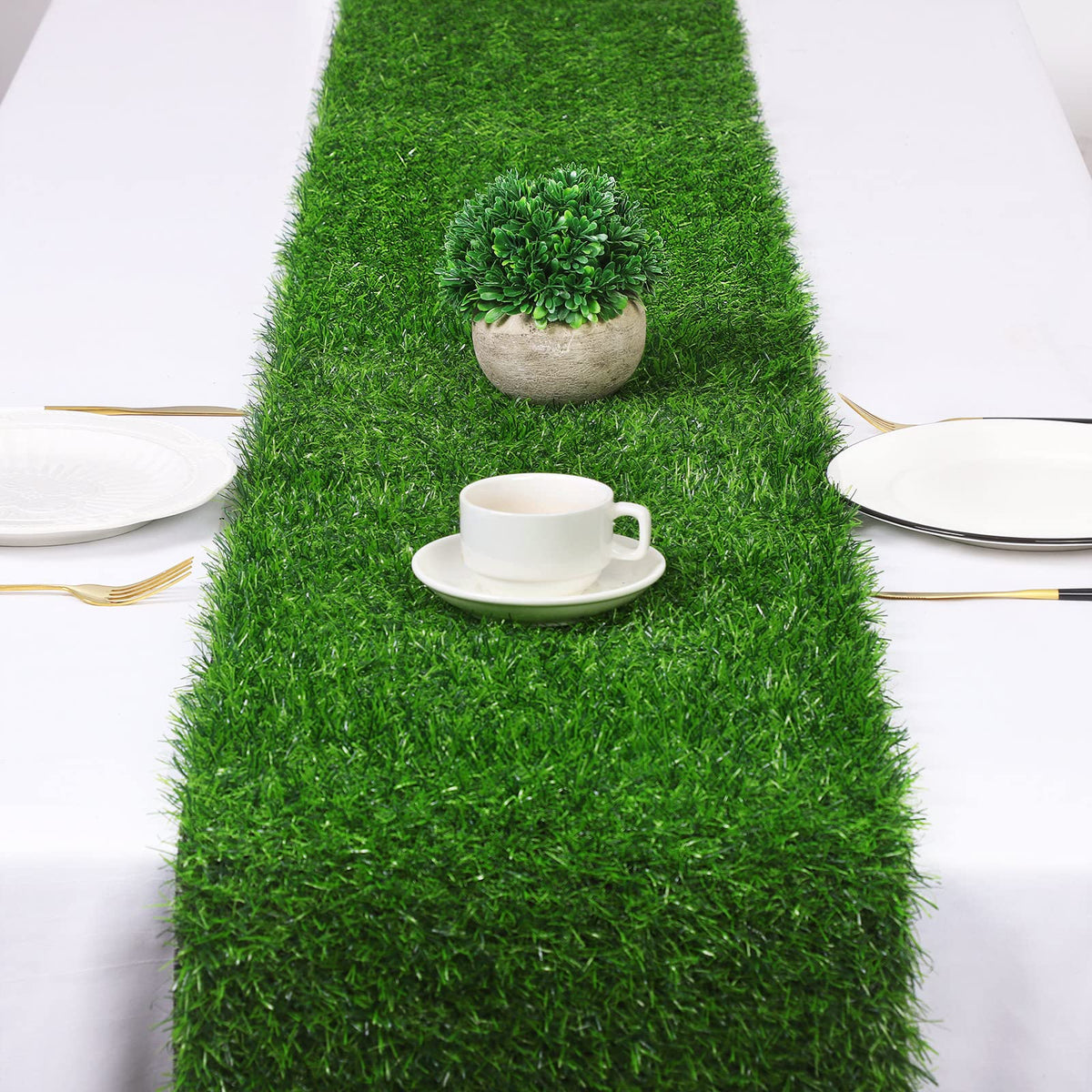 TURSTIN UV-resistant runner withstands outdoor celebrations with minimal fuss