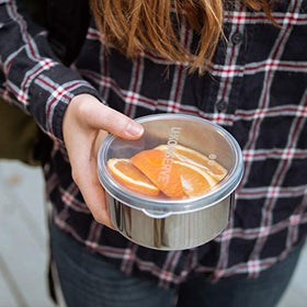 U Konserve leak-proof lid seals sandwiches and salads securely.