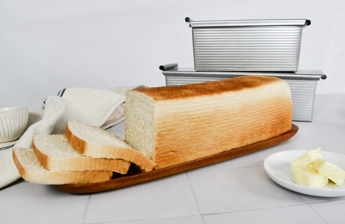 USA Pan aluminized steel construction ensures even heat distribution.