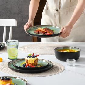 Vancasso Amber glaze detail highlights scratch resistance and long-lasting luster.