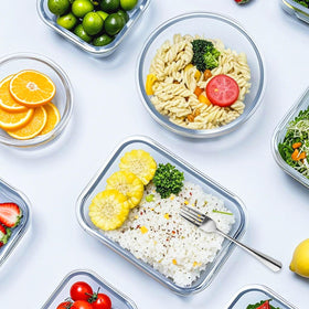 VERONES grey glass storage with locking lids for durable, non-toxic meal prep.