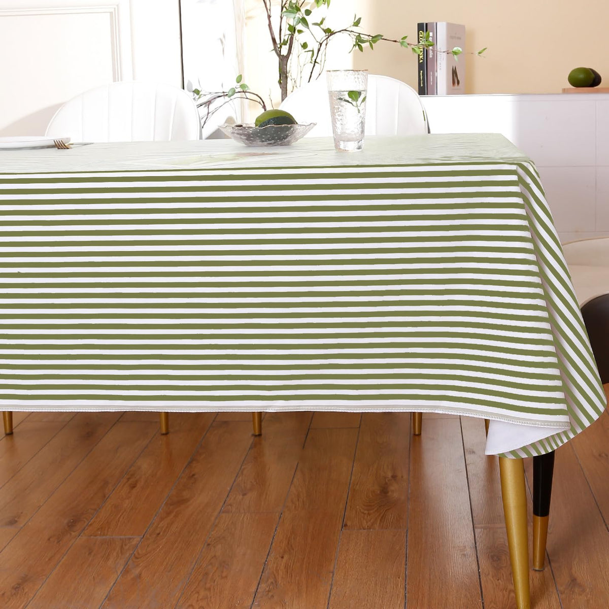 Walrus vinyl tablecloth flannel backing adds grip and warmth on slick tables.