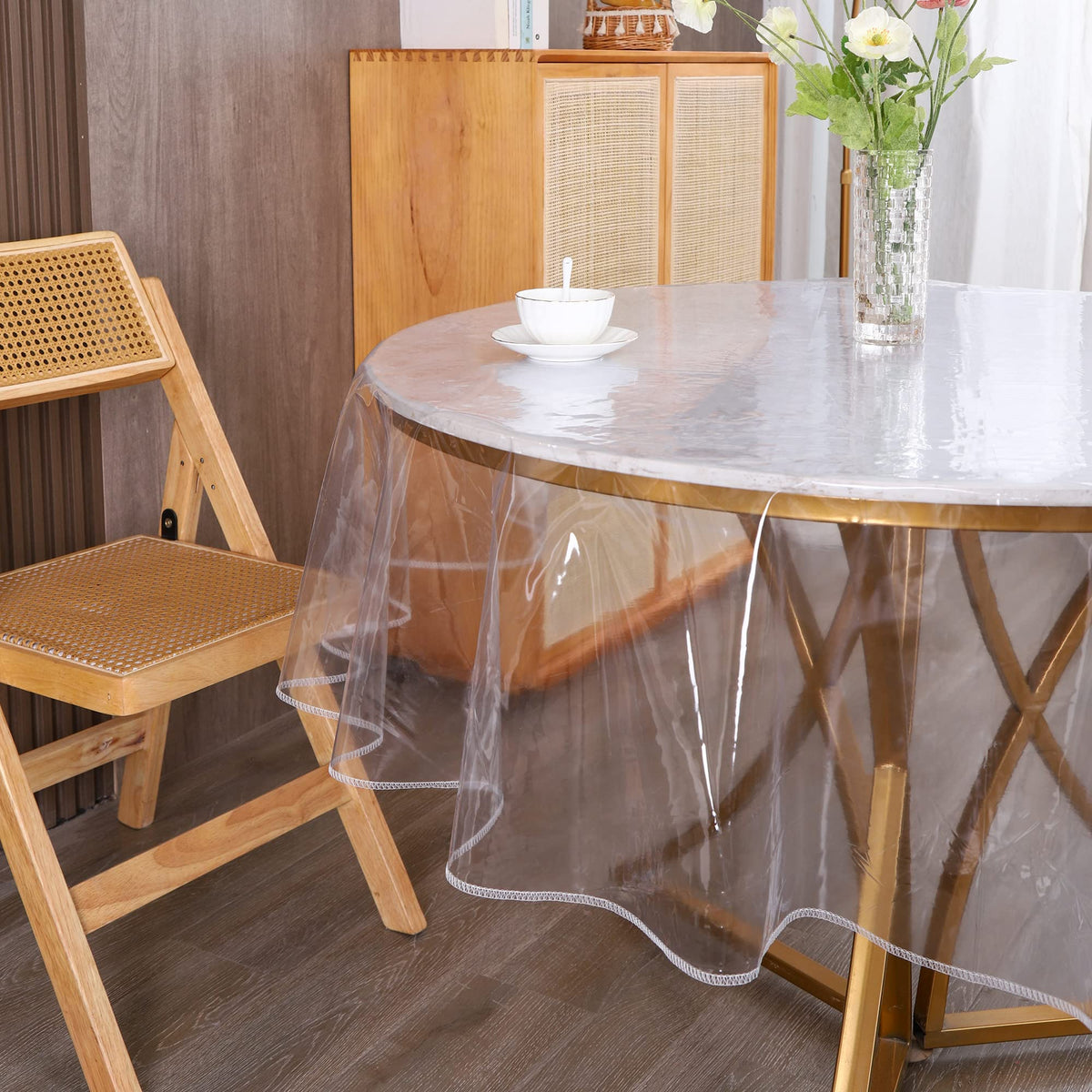 Walrus oil and water resistant cover prevents messes on round tables.