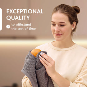 Wealuxe towels handling spills quickly during meal prep.