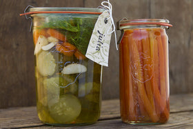 WECK spice jar stores herbs and spices neatly.