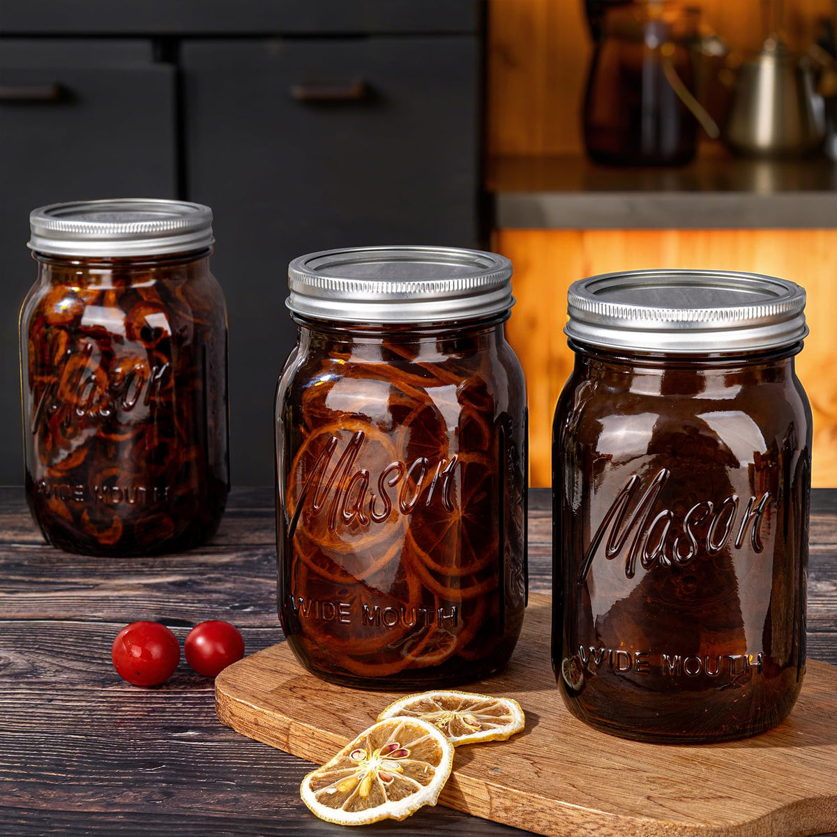 WELLIFE lids and band secure the jar for leak-proof storage.