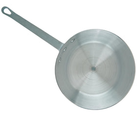 Winco pan compatible with gas and electric heat sources for versatile cooking.