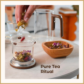 WOLTBLOOM Enchanti Tea Pot borosilicate glass reveals blooming tea leaves.