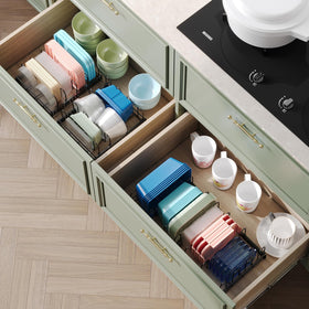 Eight adjustable dividers adapt to lid sizes for flexible kitchen storage.