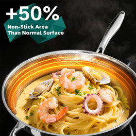 XOHUYD wok pan with lid on shows heat retention and moisture control.