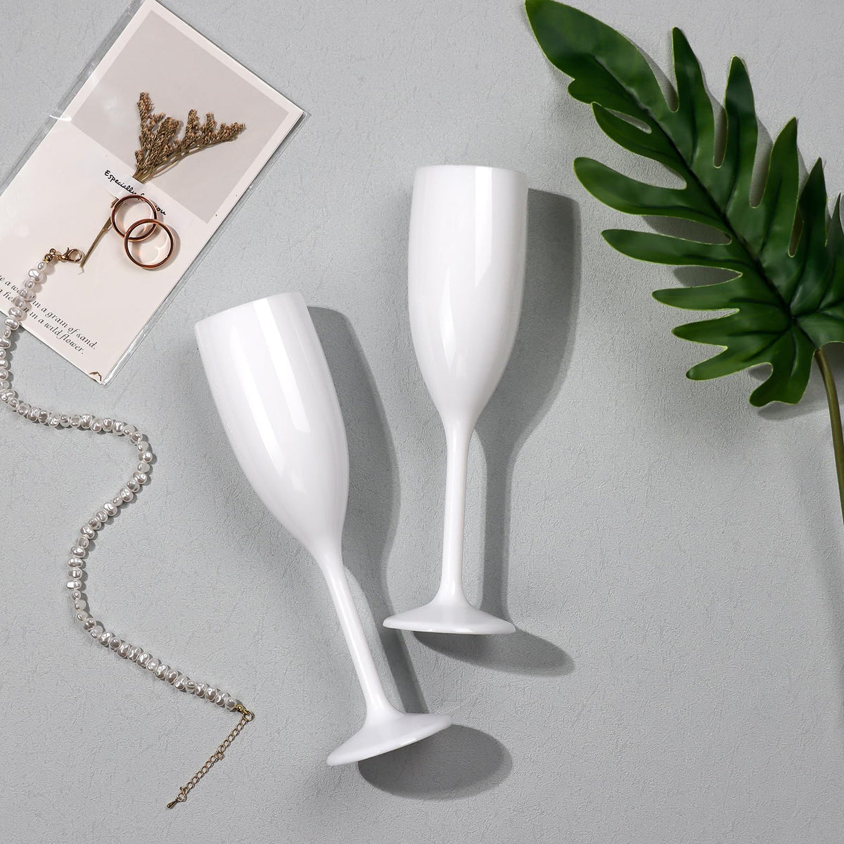 XUWAIDSGN 21 cm tall flute showcases sparkling beverages beautifully.
