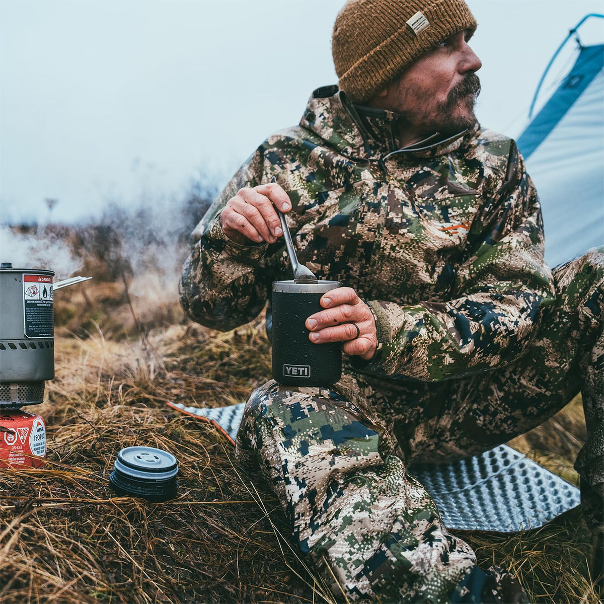 YETI Rambler 16 oz food jar dishwasher-safe lid demonstration.