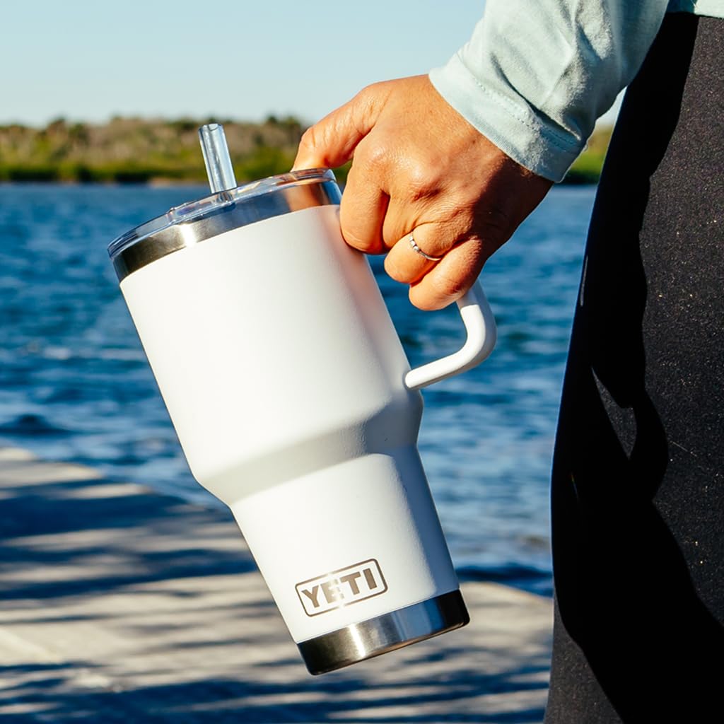 YETI Rambler 35 oz Straw Mug 2.0 double-wall insulation keeping drinks cold
