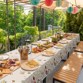 YIDAKO cleanup-friendly tablecloth makes post-event tidying quick