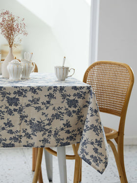 YiHomer Pastoral wrinkle-resistant fabric stays neat during gatherings.