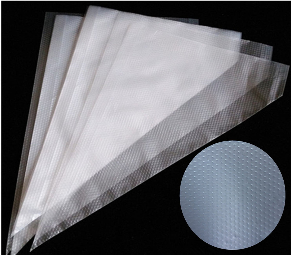 YOTIPP pastry bag compatible with standard tips for versatile decorating.