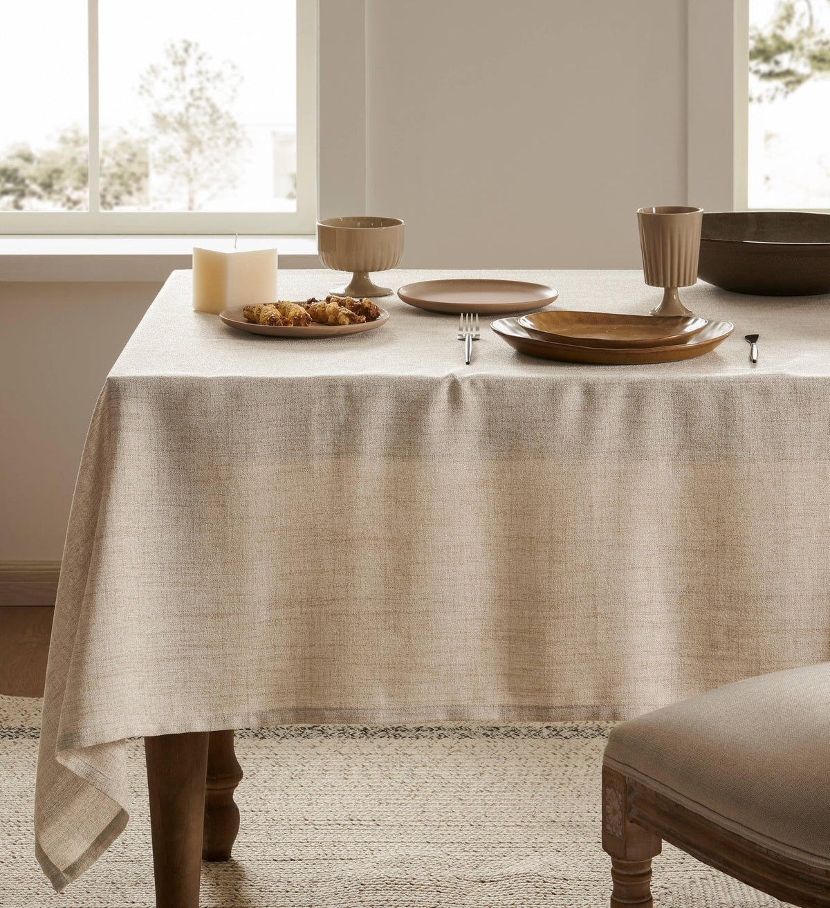 YZJZEDS linen tablecloth on a 5ft table with natural drape and soft touch.